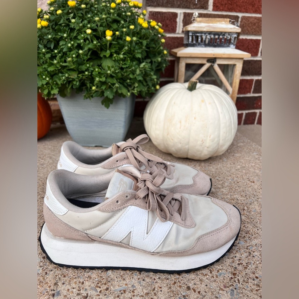 New Balance 237 Sneakers